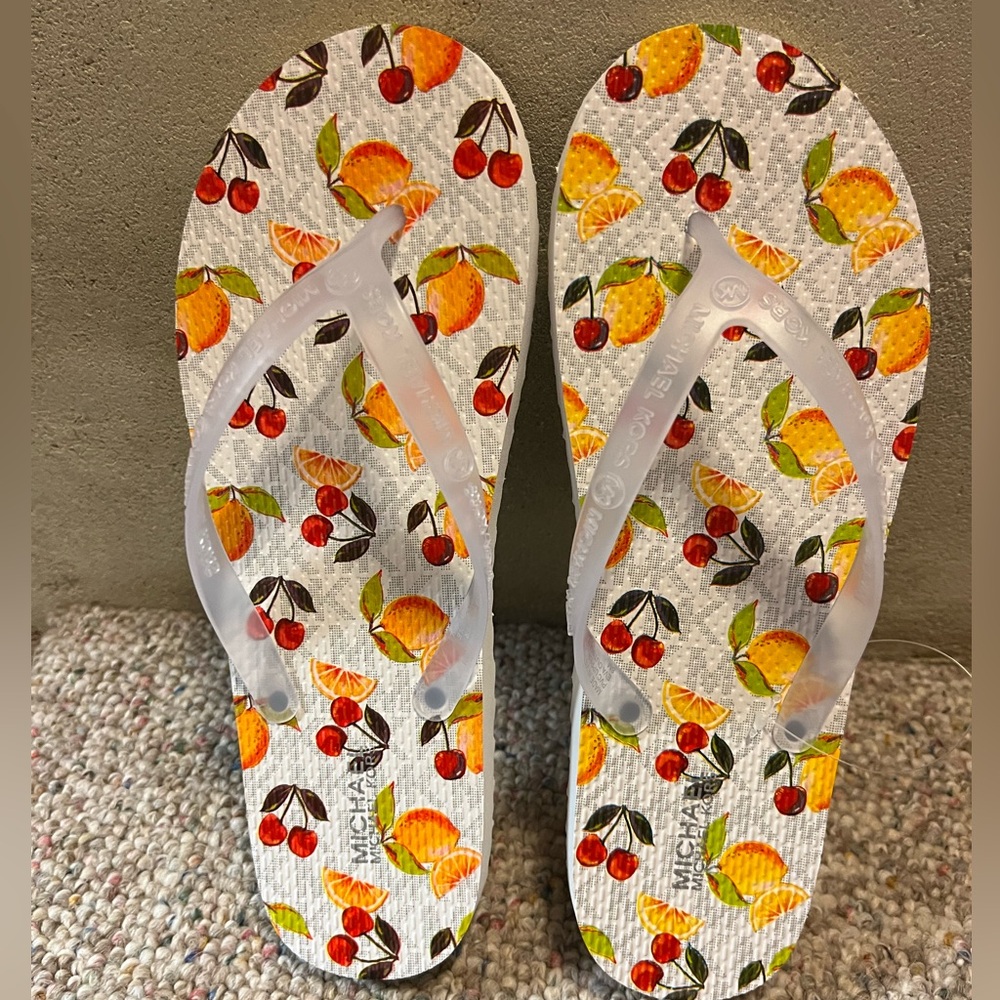 🆕 MICHAEL Michael Kors Cherry Lemon MK Charm Flip Flops - Picture 2 of 11